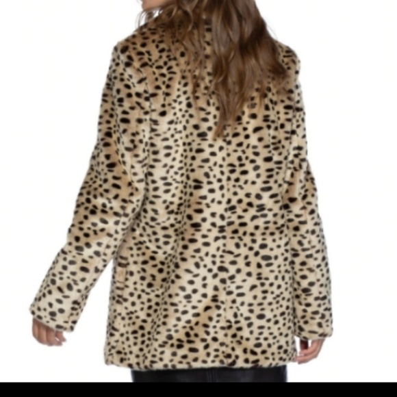 Flash Sale Fabulous Leopard Coat NWT - Picture 2 of 2